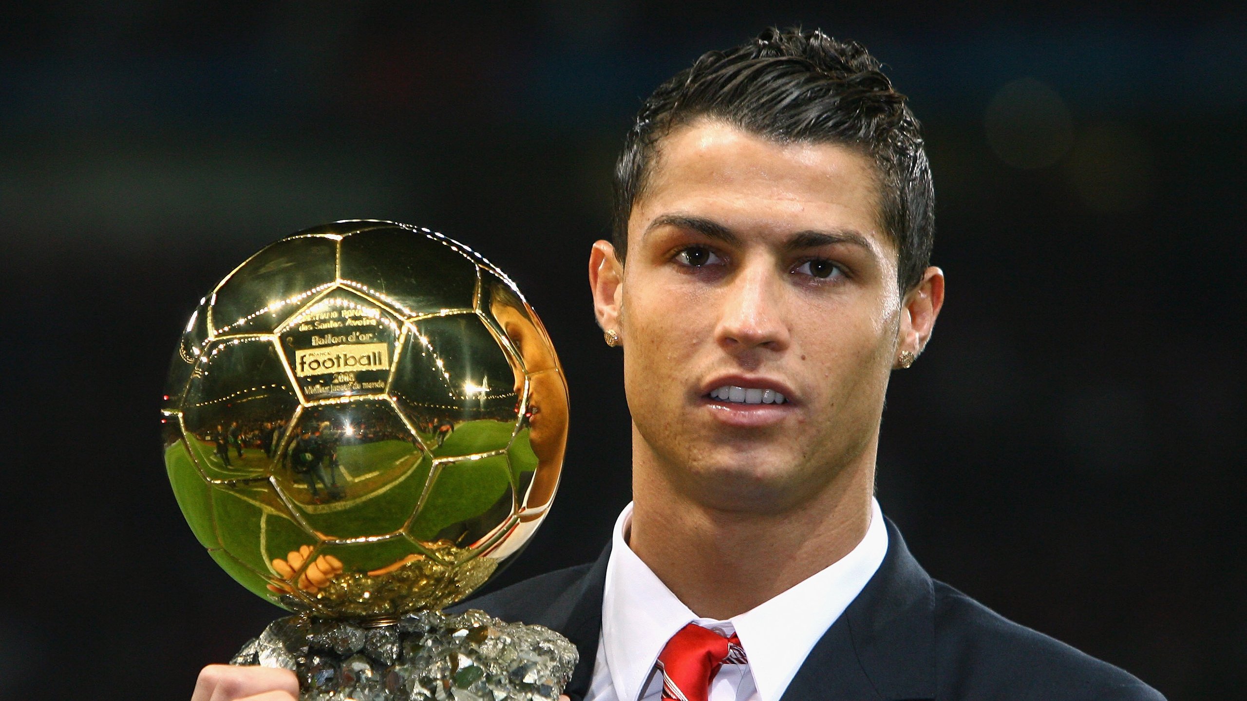 赛事新闻：冠军归属引发粉丝热议，赛事新闻_冠军归属引发粉丝热议是真的吗